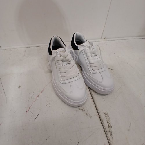 WOMENS SKECHERS CORDOVA SHOE - SIZE 7- WHITE/ BLACK image 2