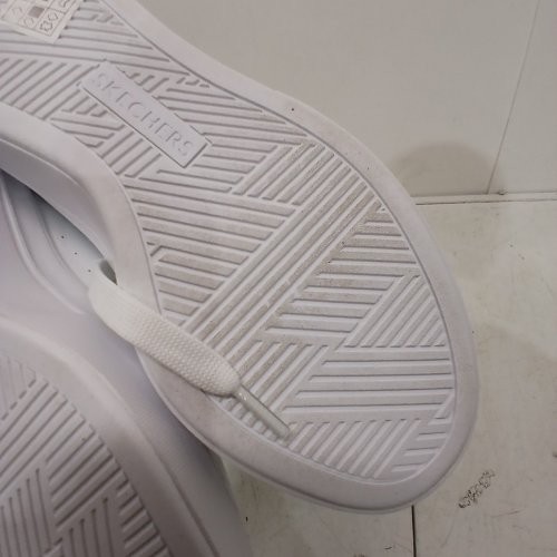 WOMENS SKECHERS CORDOVA SHOE - SIZE 7- WHITE/ BLACK image 3
