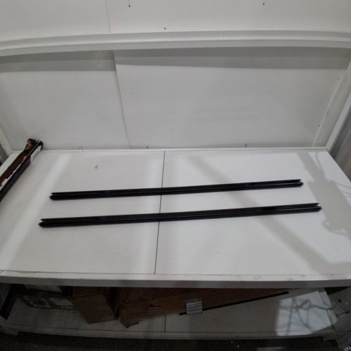 2PK THULE SQUAREBAR STEEL LOAD BAR - 47" - BLACK (MODEL: 712200) image 2