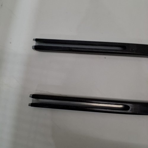2PK THULE SQUAREBAR STEEL LOAD BAR - 47" - BLACK (MODEL: 712200) image 3