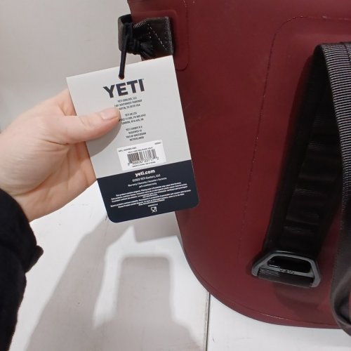 YETI HOPPER M30 LEAKPROOF MAGNETIC CLOSURE PORTABLE SOFT COOLER - 28L - 42 CANS - WILD VINE RED/DARK GREY (MODEL: GS3130-1) image 4