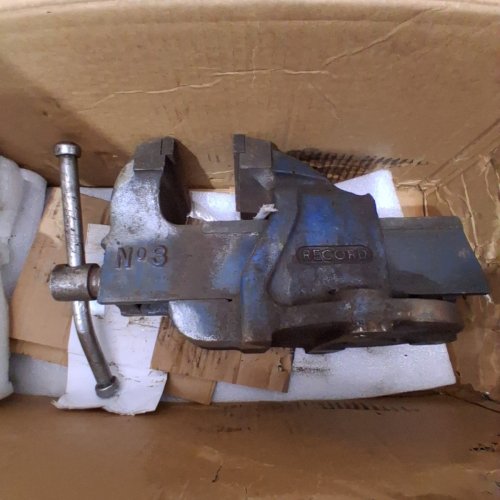 VEVOR HEAVY DUTY BENCH VISE WITH 360° SWIVEL BASE - 6.4" JAW WIDTH (MODEL: 9467) image 3