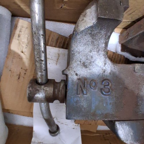 VEVOR HEAVY DUTY BENCH VISE WITH 360° SWIVEL BASE - 6.4" JAW WIDTH (MODEL: 9467) image 4