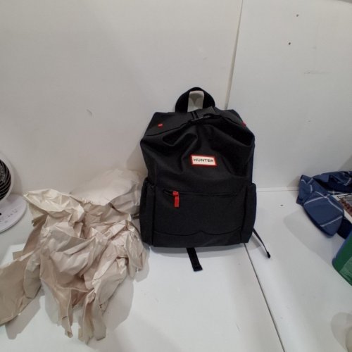HUNTER TOP CLIP BACKPACK WITH LAPTOP POCKET - 16L - BLACK (STYLE: 1960981) image 2