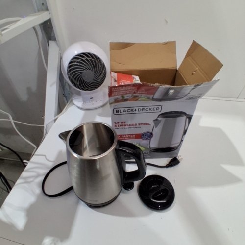 BLACK + DECKER CORDLESS KETTLE - 1.7L - STAINLESS STEEL - (MODEL: KE1700SD) image 3