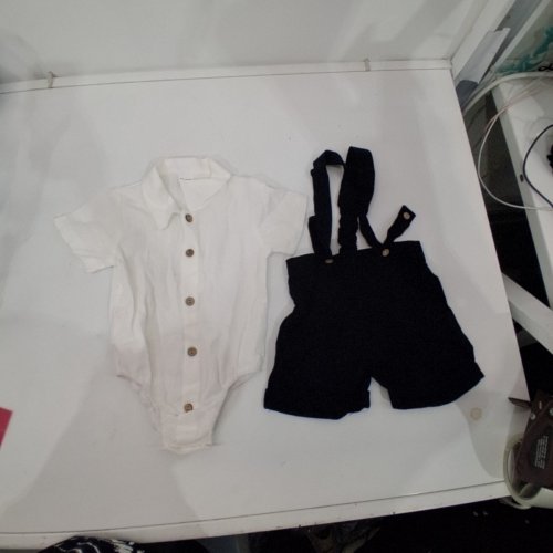 2PC KID'S BODYSUIT AND OVERALL SHORTS SET - 12-18M - WHITE/BLACK image 2