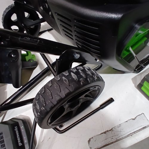 GREENWORKS 40V BRUSHLESS SNOW THROWER - 4.0AH BATTERY AND CHARGER INCLUDED - 20" (MODEL: 2600200) image 4