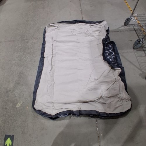 COMMOUDS PORTABLE BLOW UP 18" AIR MATTRESS WITH BUILT IN BATTERY POWERED PUMP AND CARRYING BAG - TWIN (76''X38''X18'') - BEIGE/BLACK image 2