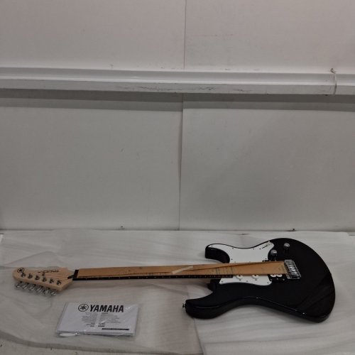 YAMAHA PACIFICA SERIES ELECTRIC ALDER WOOD GUITAR WITH 5-POSITION SWITCH WITH COIL TAP - BLACK (MODEL: PAC112V) image 3