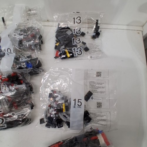 1822PC LEGO DC BATMAN: THE CLASSIC TV SERIES BATMOBILE SET - (MODEL:76328) image 5