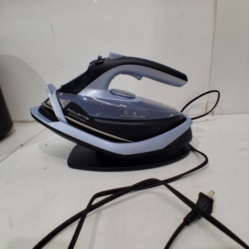 ROWENTA FREEMOVE CORDLESS IRON, PORTABLE STEAMER - 1600W - BLUE AND BLACK (ITEM: DE6730) image 3