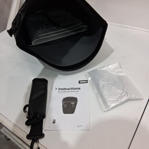 THULE SHIELD BIKE COMMUTER PANNIER BAG - WATERPROOF - 22L CAPACITY - BLACK (MODEL: 3205406) image 4