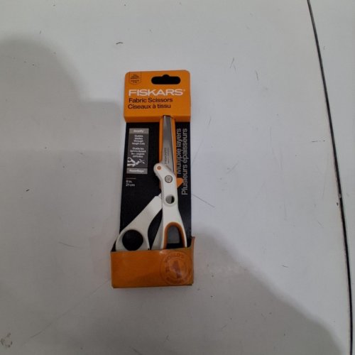 FISKARS AMPLIFY MULTIPLE LAYER SHEARS WITH CAP - 8" - WHITE/ORANGE (MODEL: 17080) image 2