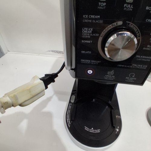 NINJA CREAMI DELUXE 11-IN-1 DIGITAL FROZEN TREAT MAKER - MAKES 24OZ PINTS - SILVER (MODEL: NC501) image 2