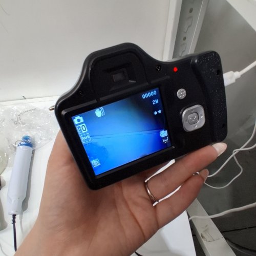 HD DIGITAL ZOOM CAMERA - 3" SCREEN - BLACK image 3