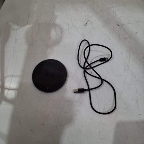 ONN WIRELESS FAST CHARGING PAD - 15W - BLACK (MODEL: CHPAD15F) image 3
