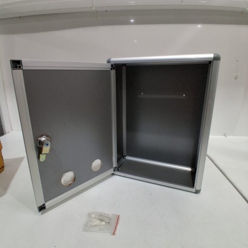 LOCKABLE WALL MOUNTED MAILBOX WITH KEYS - 9.5" X 12.5" X 4.25" - SLIVER/GREY image 2