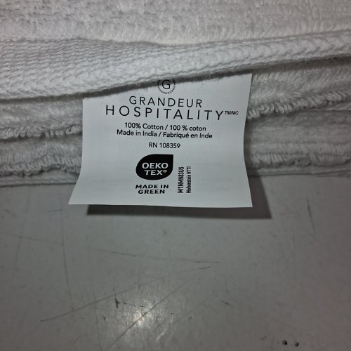2 GRANDEUR HOSPITALITY BATH TOWELS - 30" X 52" - WHITE (MODEL: 4500995) image 2