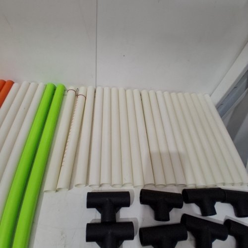 KEEHOO INDOOR/OUTDOOR LADDER TOSS GAME WITH CARRYING CASE & BALLS image 4