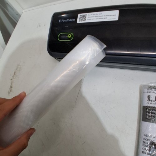 FOODSAVER VACUUM SEALING SYSTEM - BLACK - (FM2000-033) image 3