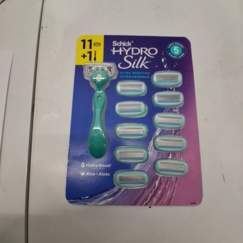12PC SCHICK HYDRO SILK ULTRA SENSITIVE RAZOR AND REFILL CARTRIDGES image 2