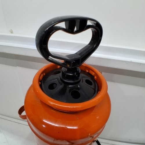 INDUSTRIAL CONCRETE SPRAYER. HEAVY DUTY TRI-POXY PUMP SPRAYER WITH GUN HANDLE - 3.5GAL - ORANGE (MODEL: 21014S) image 4