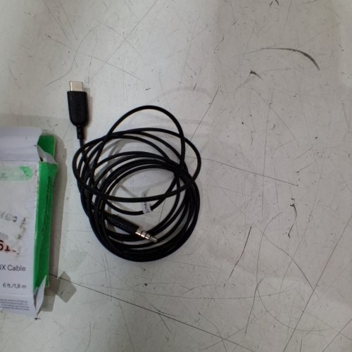 ONN. USB-C TO 3.5 MM AUXILIARY CABLE - 6FT - BLACK image 2