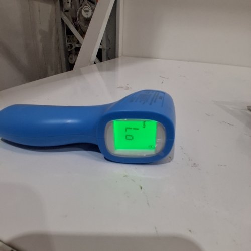 VICKS NON CONTACT INFRARED BODY THERMOMETER image 2