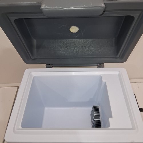KOOLATRON P9 12V TRAVELLER III ELECTRIC COOLER AND WARMER- 9.3L - GREY image 3