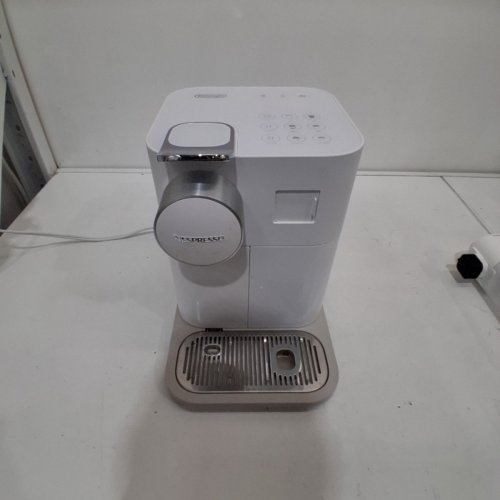 DE’LONGHI NESPRESSO GRAN LATTISSIMA ESPRESSO MACHINE FOR ONE-TOUCH MILK-BASED BEVERAGES - WHITE (MODEL: EN640W) image 3