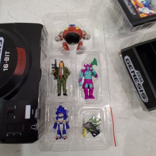 CONSOLE HEROES SEGA GENESIS DISPLAY CONSOLE SUPERVILLAIN BOSS BUNDLE - SONIC / STREETS OF RAGE / GOLDEN AXE image 3