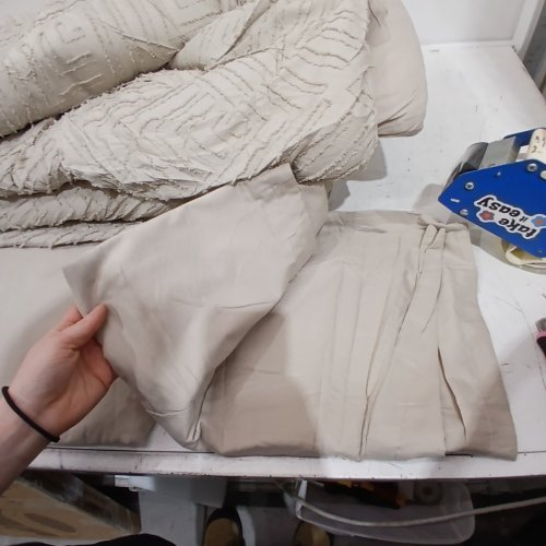 5PC BEDDING SET - COMFORTER, FITTLED AND FLAT SHEET AND 2 PILLOW CASES - SUPER KING PLUS - BEIGE image 6