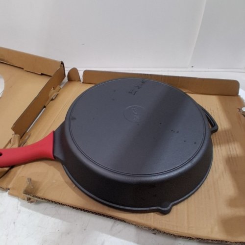 CUISINEL PRE-SEASONED CAST IRON SKILLET WITH GLASS LID COVER AND SILICONE HANDLE GRIP COVER - 15" - BLACK (MODEL: ‎C12615-G) image 5