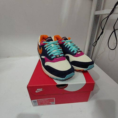 MEN'S NIKE PADRES AIR MAX 1 SNEAKERS - US 10.5 - DARK OBSIDIAN / MAGMA ORANGE (STYLE: IQ2847-400) image 3