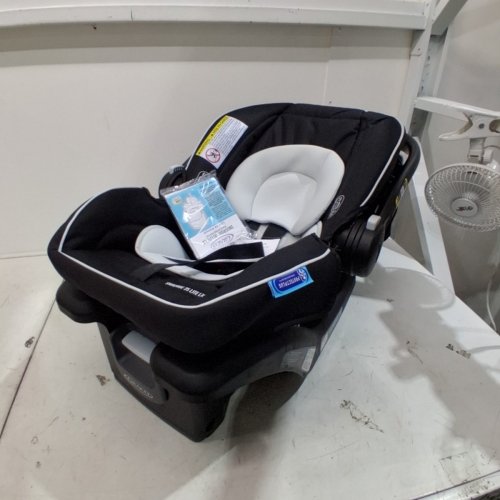 GRACO SNUGRIDE 35 LITE LX INFANT CAR SEAT - MAX WEIGHT 34LBS - STUDIO COLOUR (MODEL: 2119658) image 3