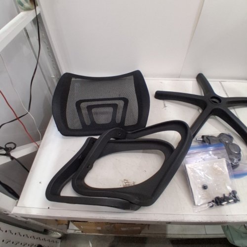 ADJUSTABLE MESH OFFICE CHAIR - 50" - BLACK image 2