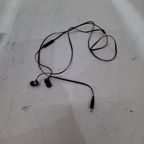JBL TUNE 310C WIRED HEADPHONES WITH FLAT CABLE AND 3 BUTTON REMOTE AND MICROPHONE - USB-C - BLACK image 2