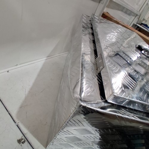 VEVOR UNDERBODY TRUCK BOX - 36" X 17" X 18" - DIAMOND PLATE (MODEL: JL-TB17-2) image 5