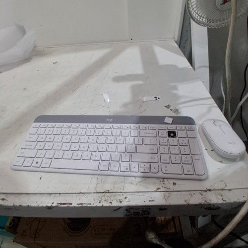 LOGITECH MK470 SLIM WIRELESS KEYBOARD AND MOUSE COMBO - LONG BATTERY LIFE, ULTRA QUIET, 2.4 GHZ USB RECEIVER, PLUG N' PLAY CONNECTIVITY - OFF-WHITE (MODEL: ‎YR0075, MR0082) image 4