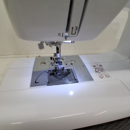 BROTHER TOUGH AND STRONG SEWING MACHINE WITH 37 BUILT IN STITCHES (MODEL: ST371HD) image 2