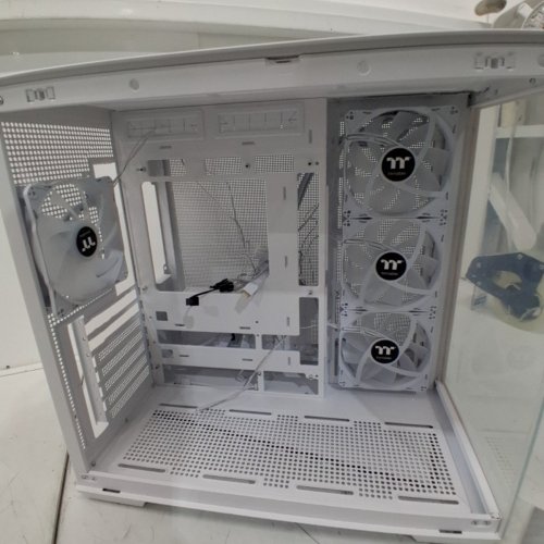 THERMALTAKE VIEW 380 TG ARGB SNOW ATX CASE; 4X120MM ARGB FANS INCLUDED; SUPPORTS HIDDEN-CONNECTOR MOTHERBOARD TOWER - BLACK - (MODEL: CA-1Z2-00M6WN-00) image 4