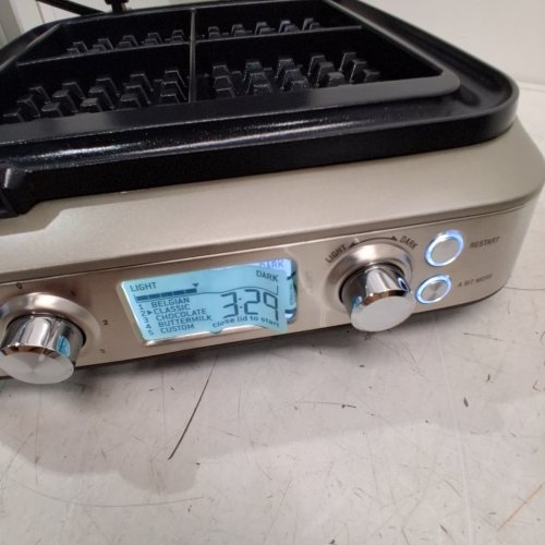 BREVILLE 4 SLICE WAFFLE MAKER - SILVER - (MODEL:BWM640) image 2