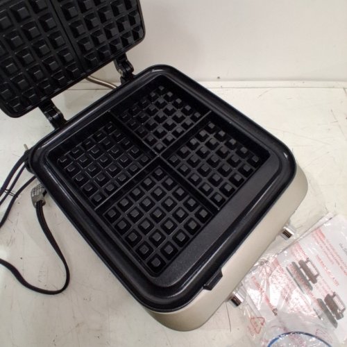 BREVILLE 4 SLICE WAFFLE MAKER - SILVER - (MODEL:BWM640) image 4
