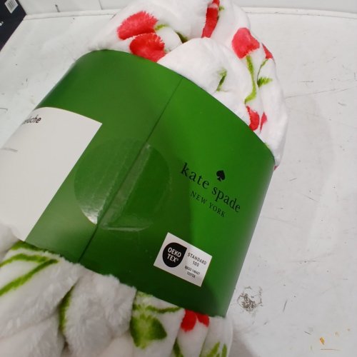 KATE SPADE PLUSH THROW BLANKET - 60" X 70" - WHITE/CHERRY (MODEL: 1859162) image 3