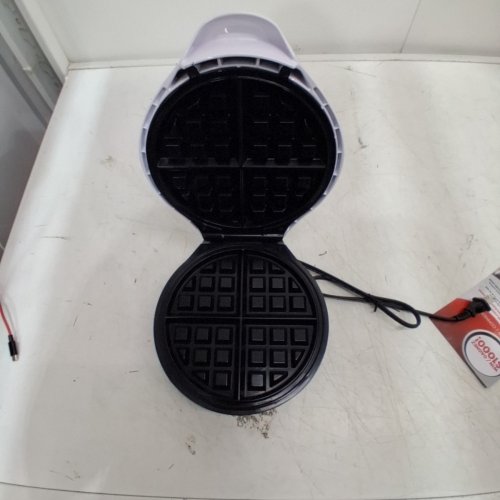 STARFRIT NON-STICK SCRATCH RESISTANT ELECTRIC WAFFLE MAKER - 7" - WHITE image 3