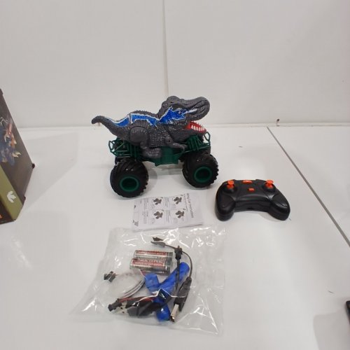 ZDCZ TYRANNOSAURUS DINOSAUR REMOTE CONTROL CAR - GREY/BLUE image 2