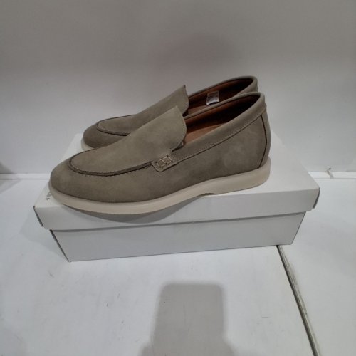 MARIO BERTULLI SUEDE LOAFERS - SIZE 41 - GRAYISH BEIGE image 3