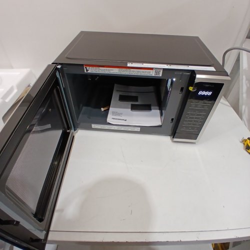 PANASONIC MICROWAVE OVEN - 1.1 CU. FT / 900W / 120 V - BLACK (MODEL: NN-SU55QS) image 3