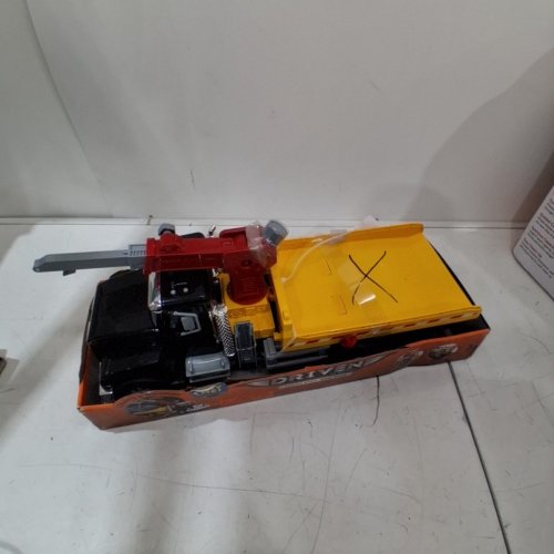 DRIVEN BY BATTAT TOW TRUCK TOY WITH CRANE ARM - MULTICOLOUR image 4