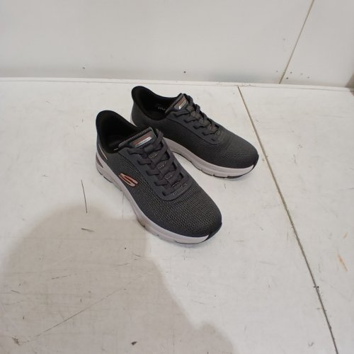 MENS SKECHERS BASKETS ARCH COMFY 2.0 SNEAKERS - SIZE 9 - GREY/ORANGE (STYLE: 1998909) image 4